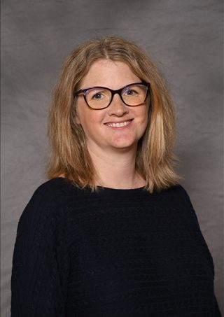 Rebekah Schneiter headshot